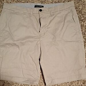 Tommy Hilfiger Men's Khaki Shorts with Signature Trim